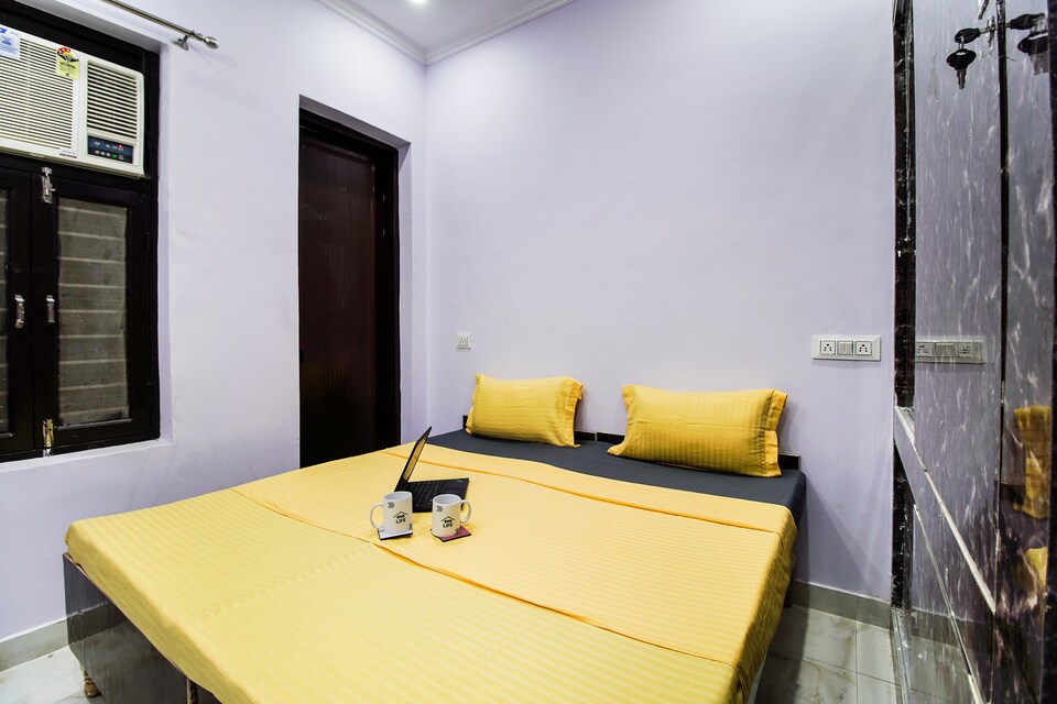 OYO LIFE GRG1587 Sushant Lok III, Sohna Road, Gurgaon