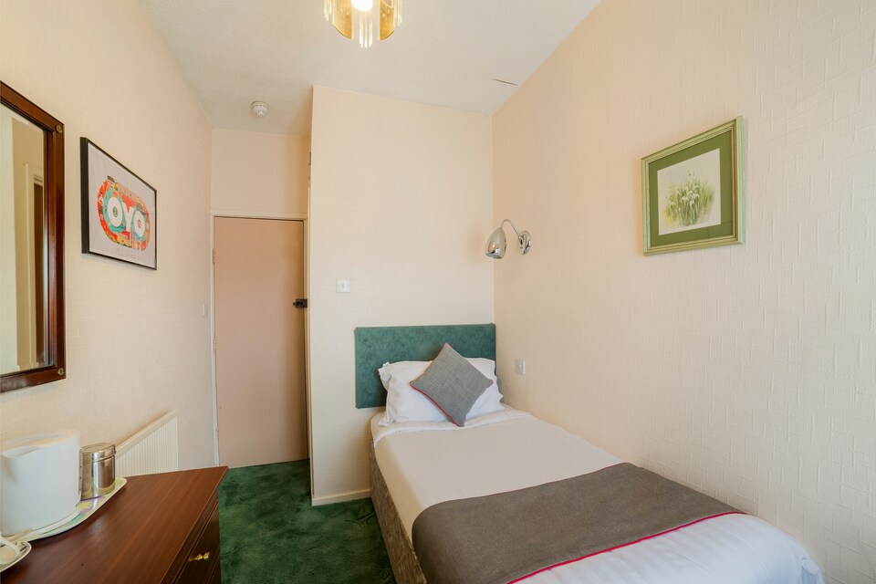 OYO Holmsdale Hotel, Blackpool - England, Blackpool