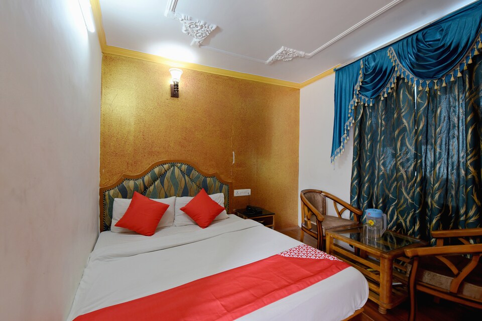 OYO 45690 The Paramount Inn, Mall Road Manali, Manali