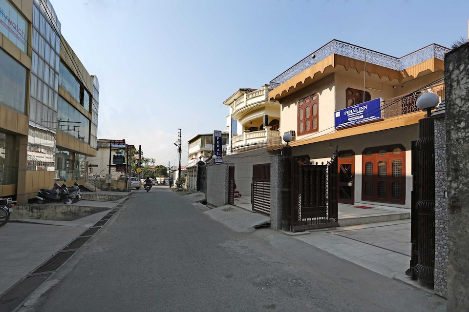 OYO 4585 Home Stay Pehal Inn, Rajpur Road Dehradun, Dehradun