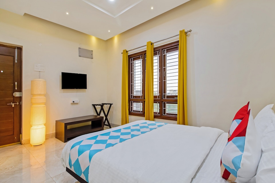 OYO Classic Stay Saroornagar Stadium Near Miraj Cinemas - Shalini Shivani, LB Nagar-Uppal, Hyderabad