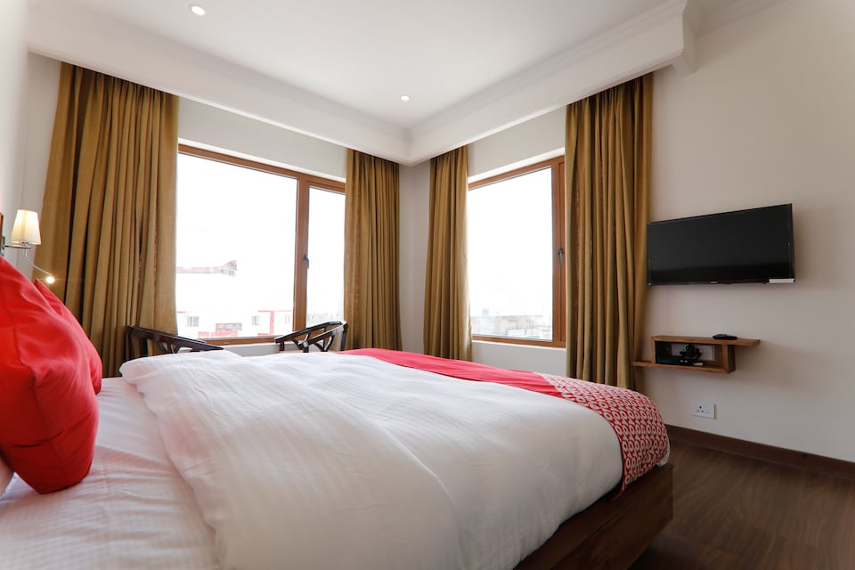 OYO 45716 Holiday Home, Old Leh Road, Leh-Ladakh