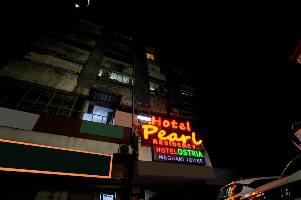 OYO Townhouse 549 Hotel Pearl, Delhi Gate Surat, Surat