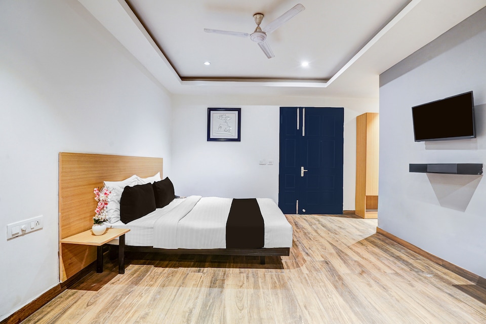 Super Townhouse Yashobhoomi Formerly Hotel Grand Tashree, Airport Delhi, Delhi Transit