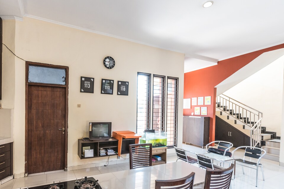 OYO Life 1203 Hunian Tinggal Mega Rich, Cikarang, Bekasi