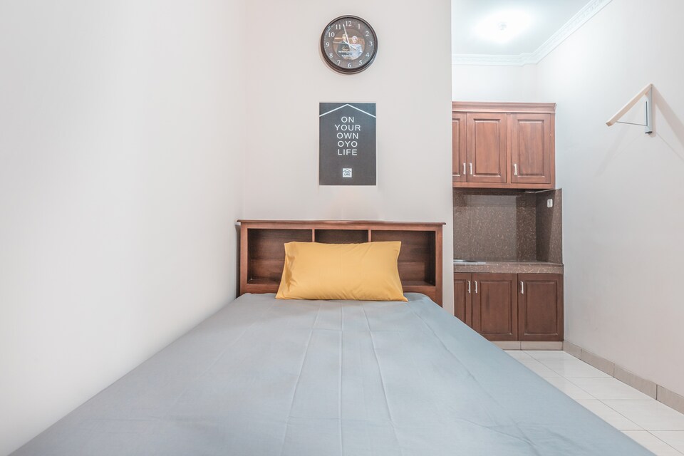 OYO Life 1205 Himka Kost, Kalimalang, Jakarta