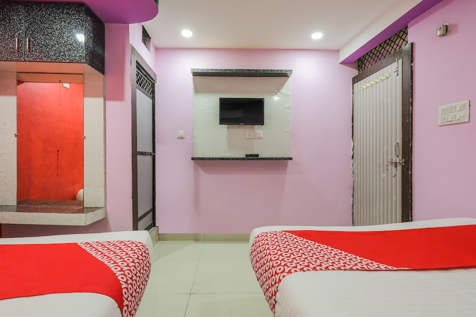 OYO 45752 Hotel SB Palace, Omkareshwar City, Omkareshwar