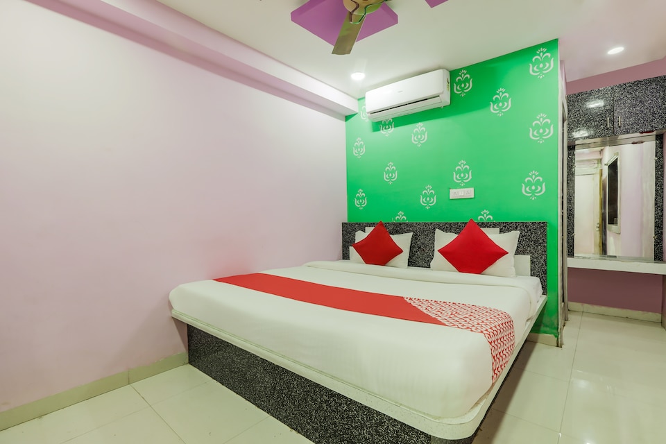 OYO 45752 Hotel SB Palace, Omkareshwar City, Omkareshwar
