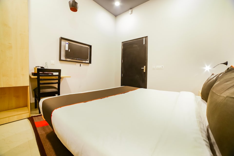 Collection O 45759 Basai Darapur, Patel Nagar Delhi, Delhi