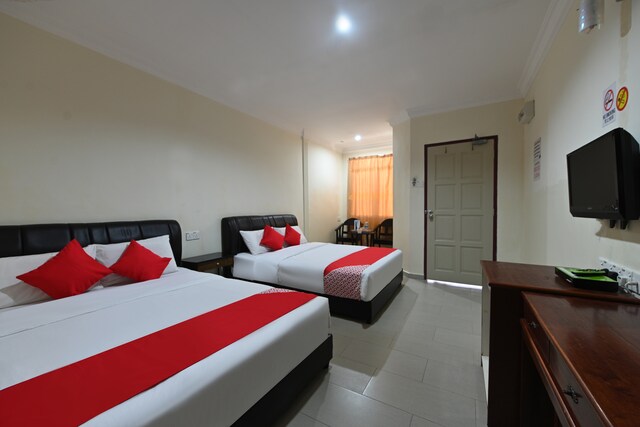 OYO 43982 Bj Bayview Inn