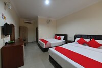 OYO 43982 Bj Bayview Inn