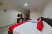 OYO 43982 Bj Bayview Inn