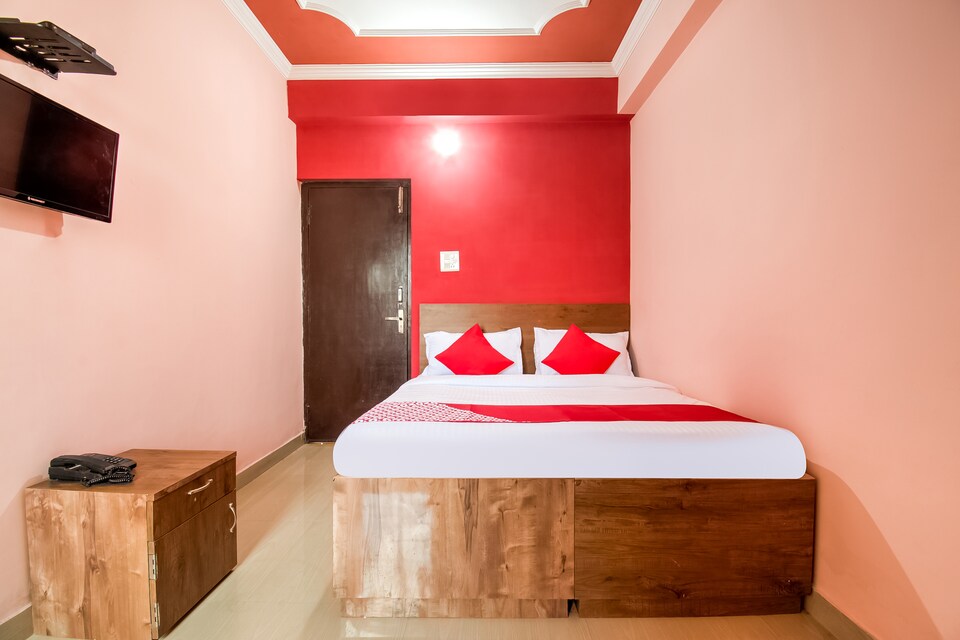Flagship 45852 Hotel Happy Journey, Bailey Road, Patna