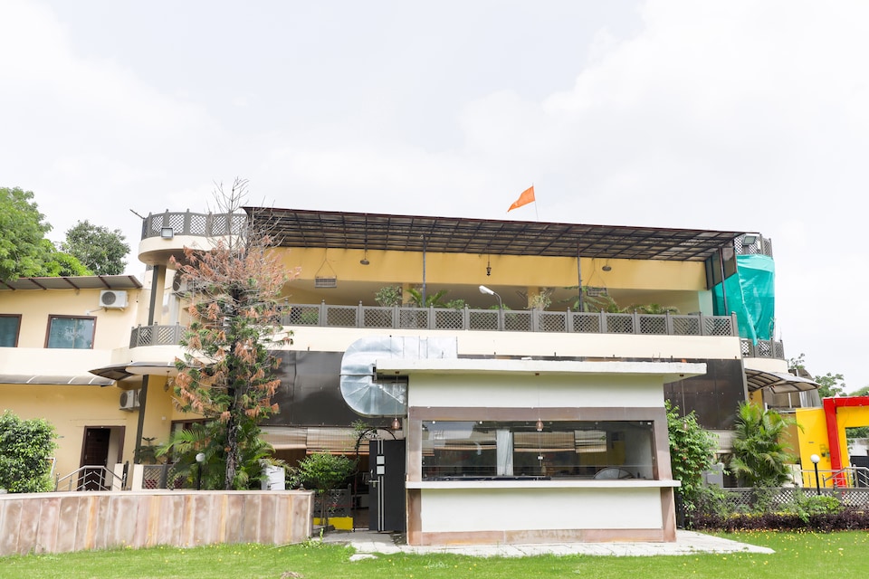 OYO 45870 Hotel Sagar Saroj Spa & Resort, Sagar, Sagar