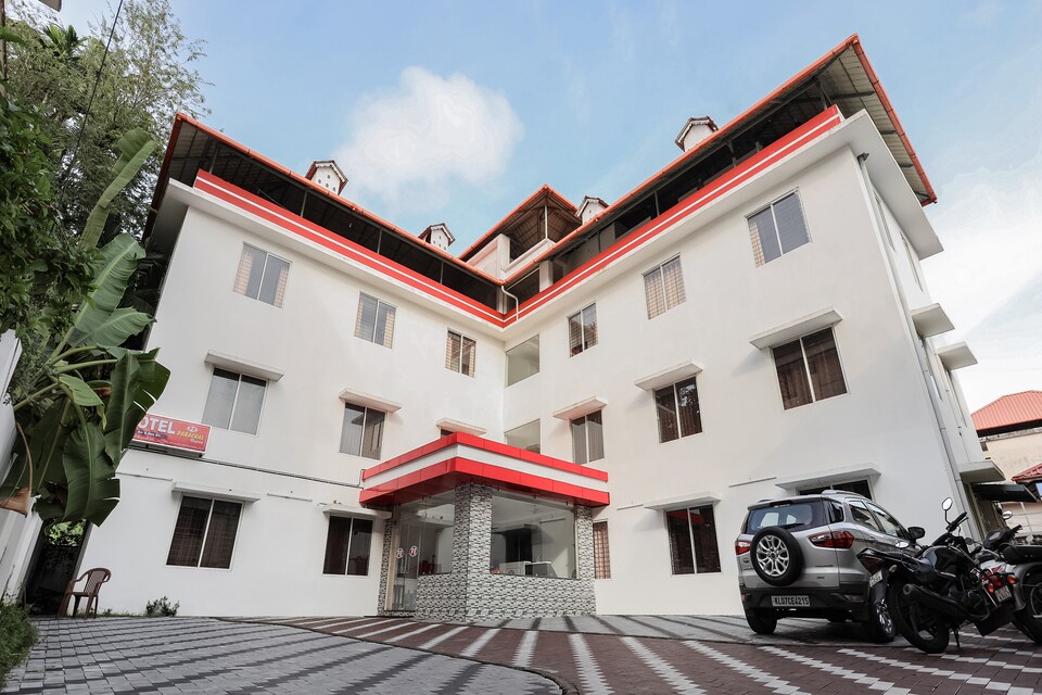 OYO 45875 Parackal Regency, Railway Station South Kochi, Kochi