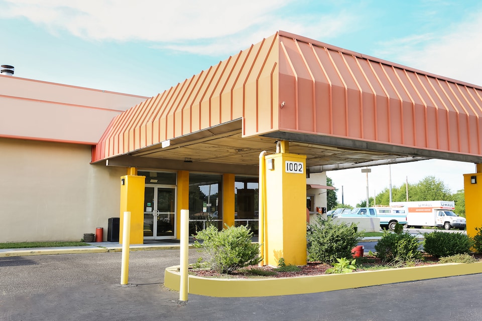 OYO Hotel Opelika I-85 Columbus Pkwy, C36801, Opelika AL