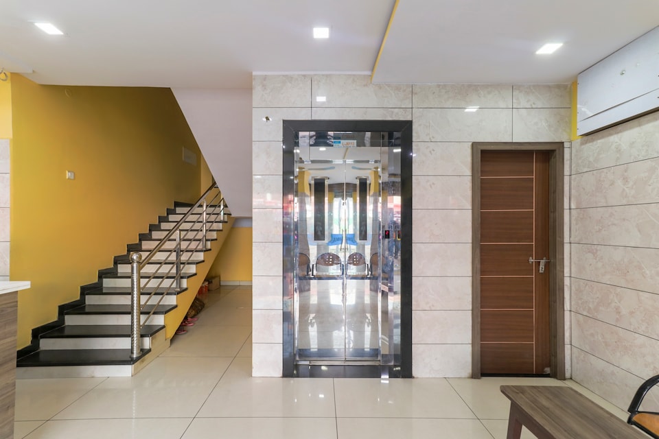SPOT ON 45882 A.r.r Residency, Ramaraopet Kakinada-II, Kakinada