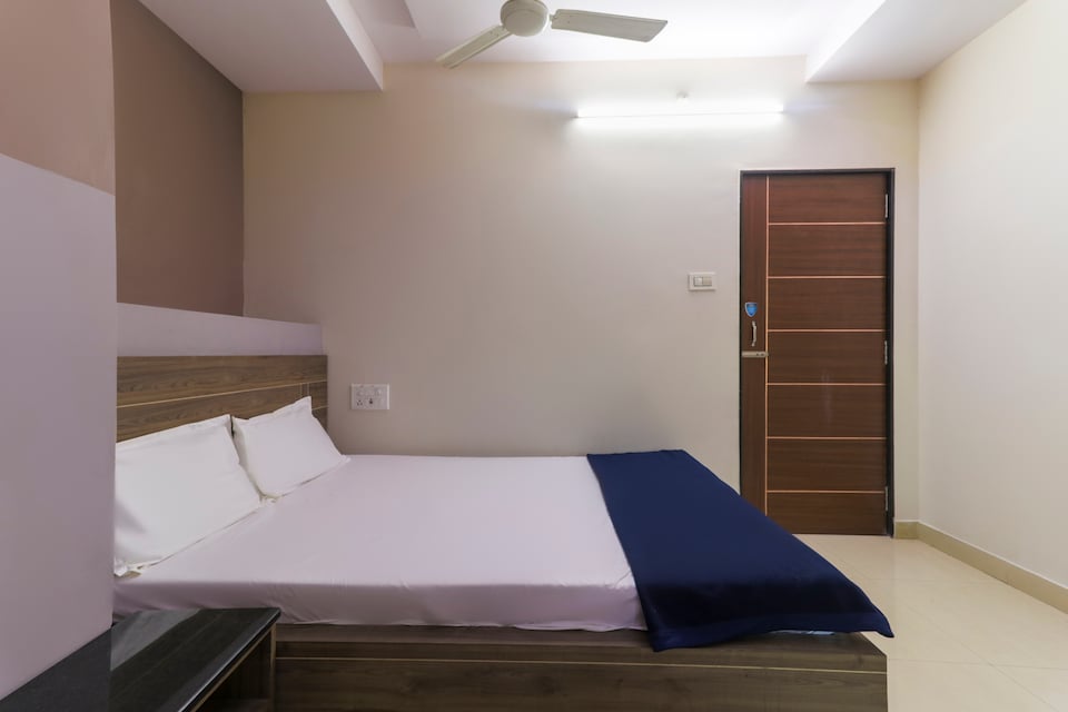 SPOT ON 45882 A.r.r Residency, Ramaraopet Kakinada-II, Kakinada