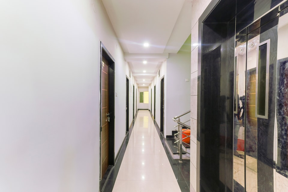 SPOT ON 45882 A.r.r Residency, Ramaraopet Kakinada-II, Kakinada