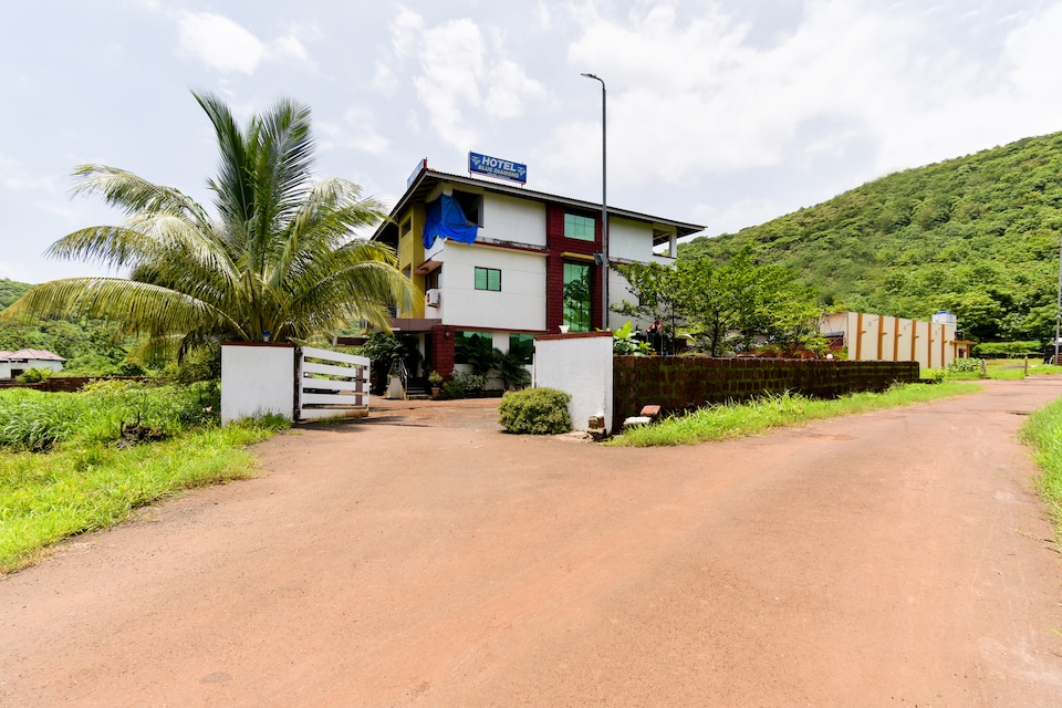 OYO 45891 Hotel Blue Diamond, Dapoli Outer, Dapoli