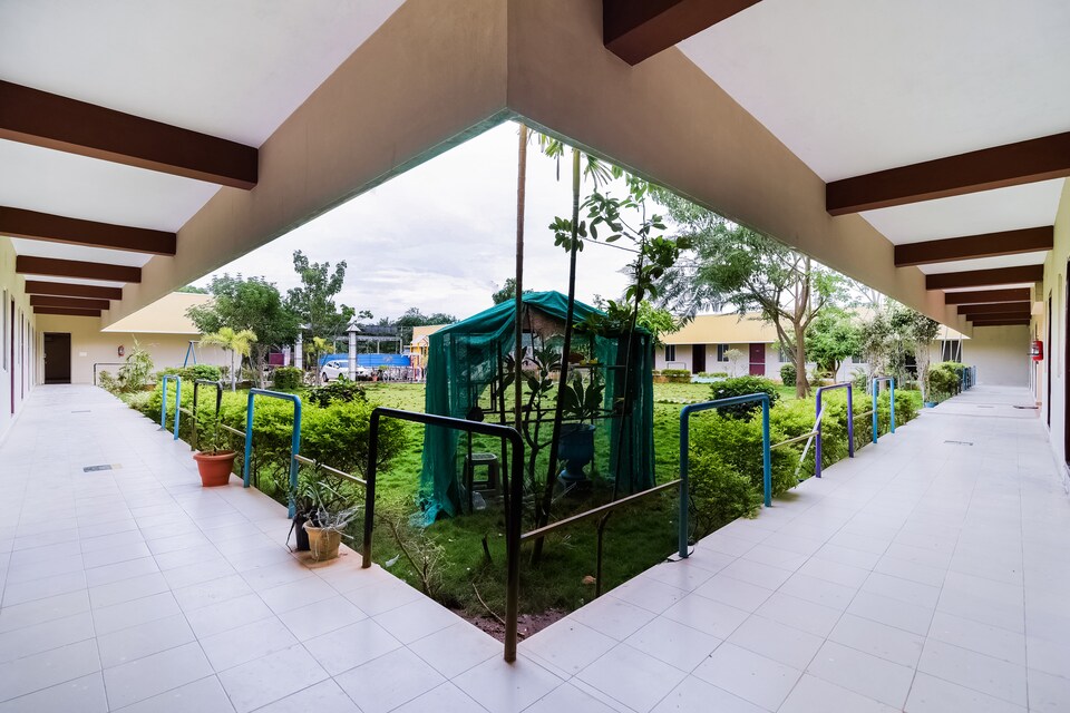 OYO 45909 Kmc Residency, Nellore Bus Station, Nellore