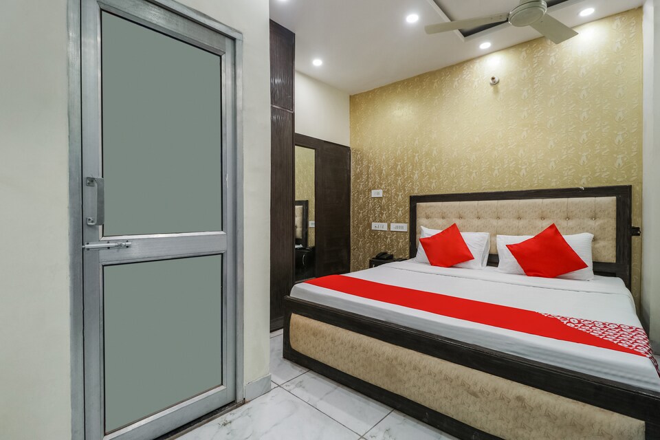 Capital O 45917 The Trident Key, Industrial Area Chandigarh, Chandigarh