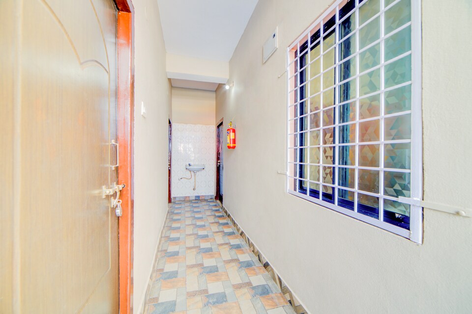 SPOT ON 45926 Shri Vishweshwara Lodge, Shamshabad, Hyderabad