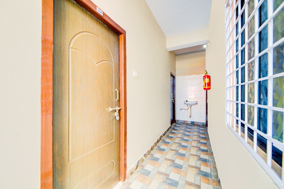 SPOT ON 45926 Shri Vishweshwara Lodge, Shamshabad, Hyderabad