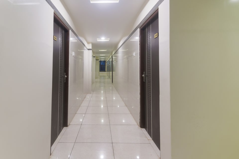 OYO 45929 Shrinivas Lodge, Dharwad, Hubli-Dharwad