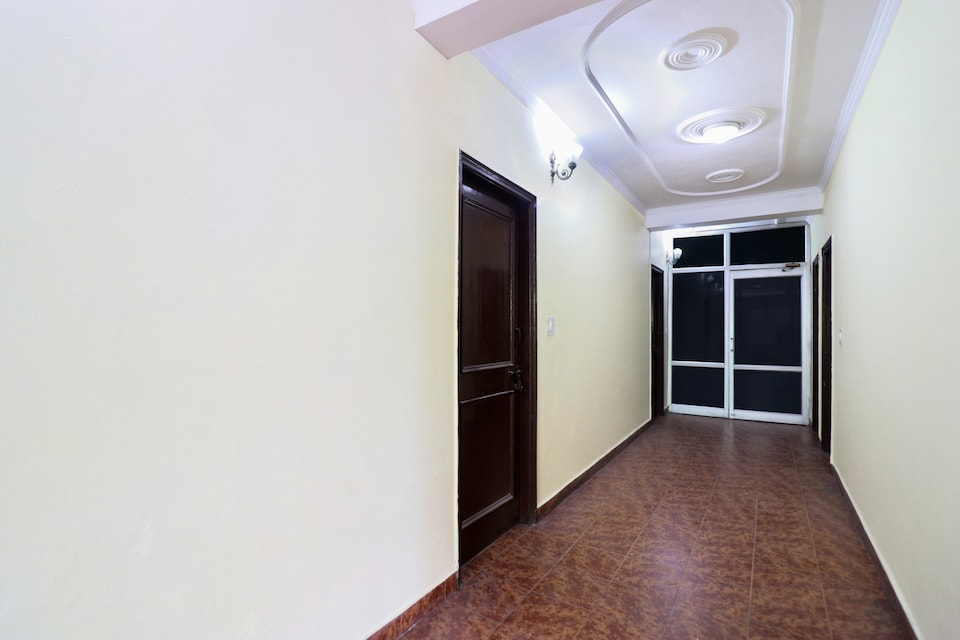SPOT ON 45932 Hotel Shiv Palace, Dehradun Railway Station, Dehradun