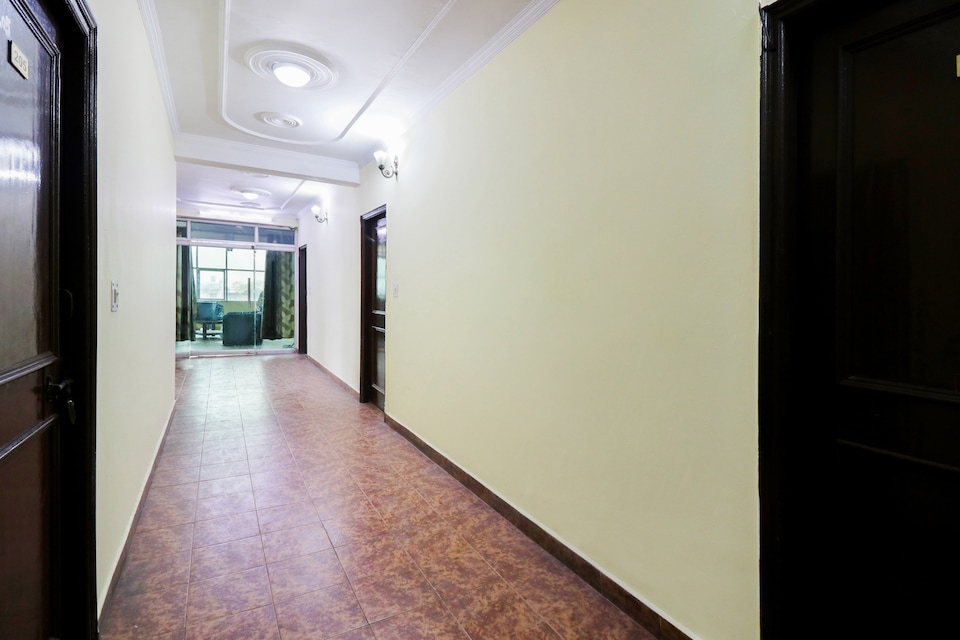 SPOT ON 45932 Hotel Shiv Palace, Dehradun Railway Station, Dehradun