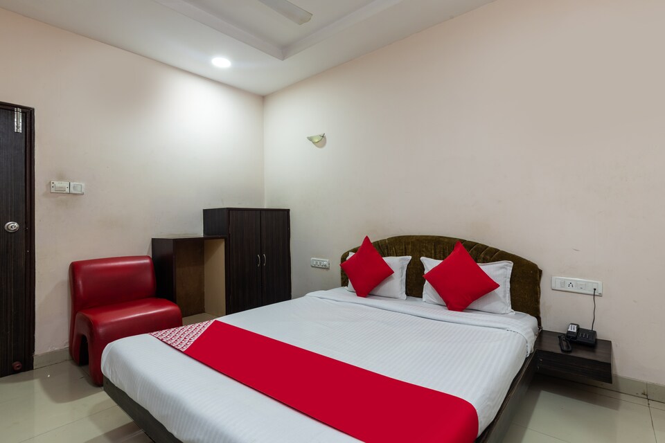 OYO 45945 Hotel Ujala Palace, Ratlam, Ratlam