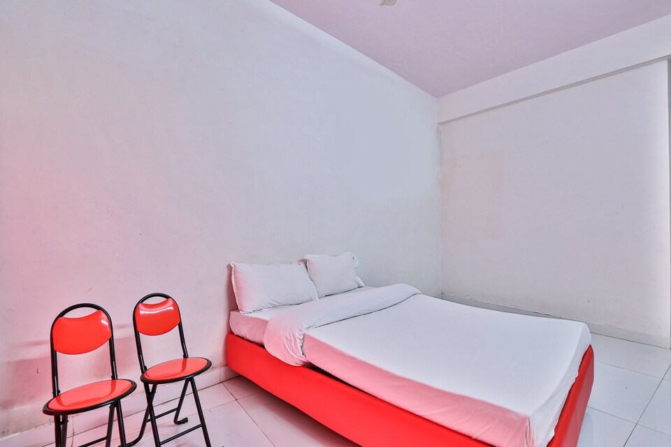 OYO 45951 Sai Galaxy, Mashal Chowk Daman, Daman