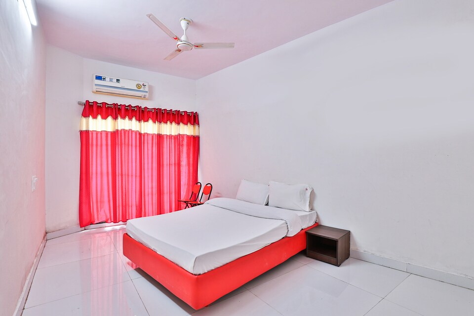 OYO 45951 Sai Galaxy, Mashal Chowk Daman, Daman