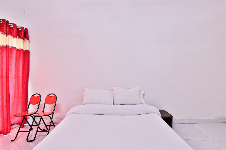 OYO 45951 Sai Galaxy, Mashal Chowk Daman, Daman