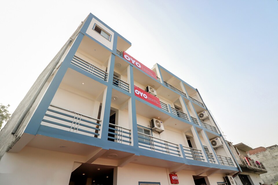 Live on LCK992, Gomti Nagar Lucknow, Lucknow