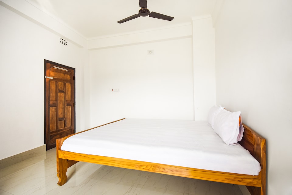 SPOT ON 45976 Renaissance Guest House, Mayapur, Mayapur
