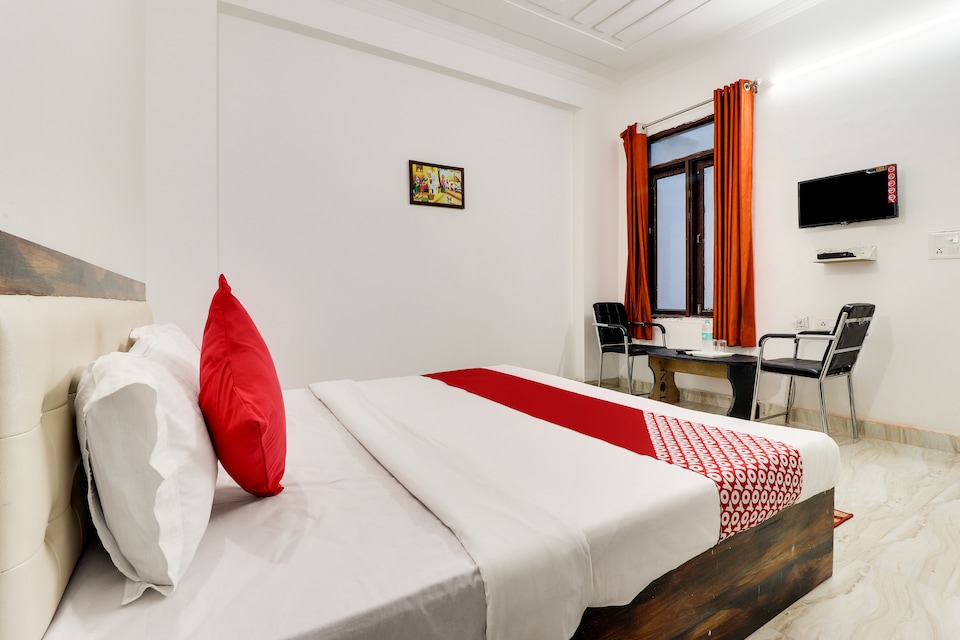 OYO 45991 Hotello, Gomti Nagar Lucknow, Lucknow