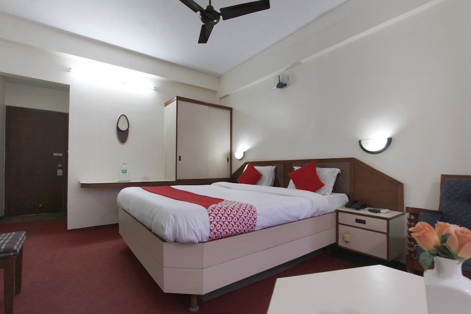 OYO 46044 Mesabel Hotel, Gandhipuram Coimbatore, Coimbatore