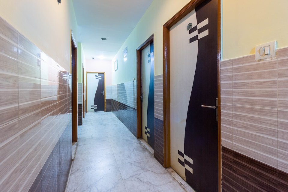 SPOT ON 46066 Hotel Azizia Residency, Abids-Nampally, Hyderabad