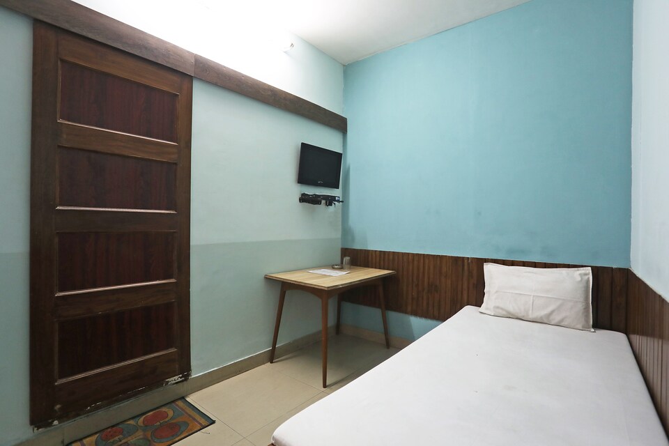 SPOT ON 46083 Hotel Dharamlok, Corporate Complex, Agra