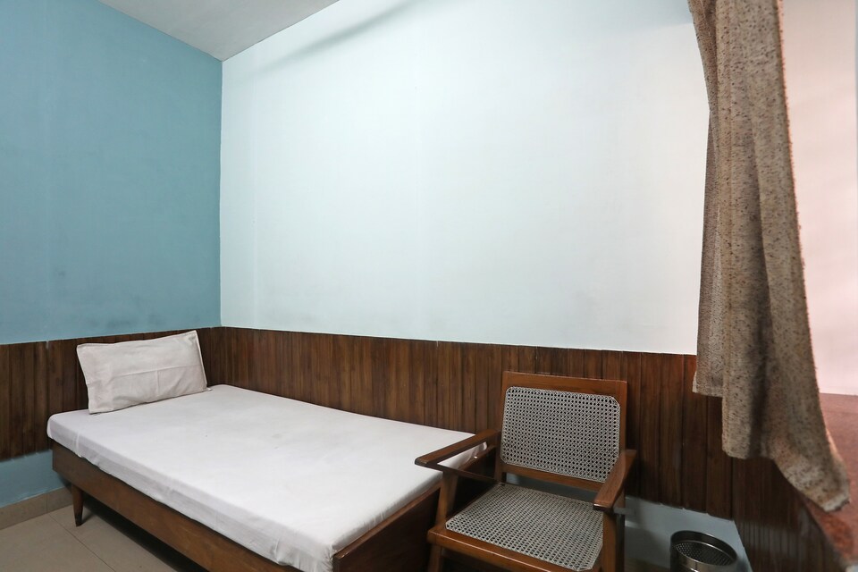 SPOT ON 46083 Hotel Dharamlok, Corporate Complex, Agra