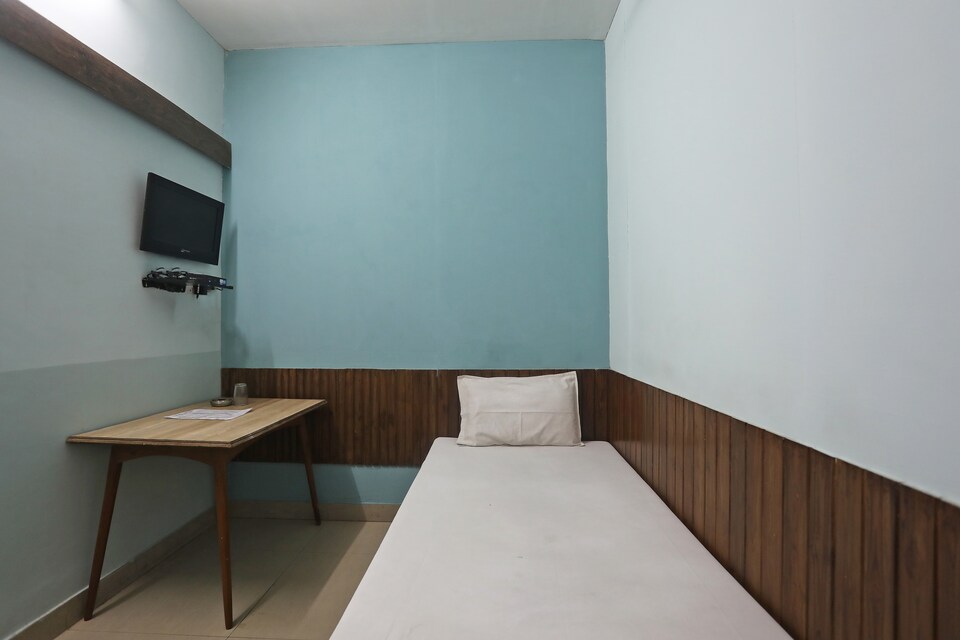 SPOT ON 46083 Hotel Dharamlok, Corporate Complex, Agra