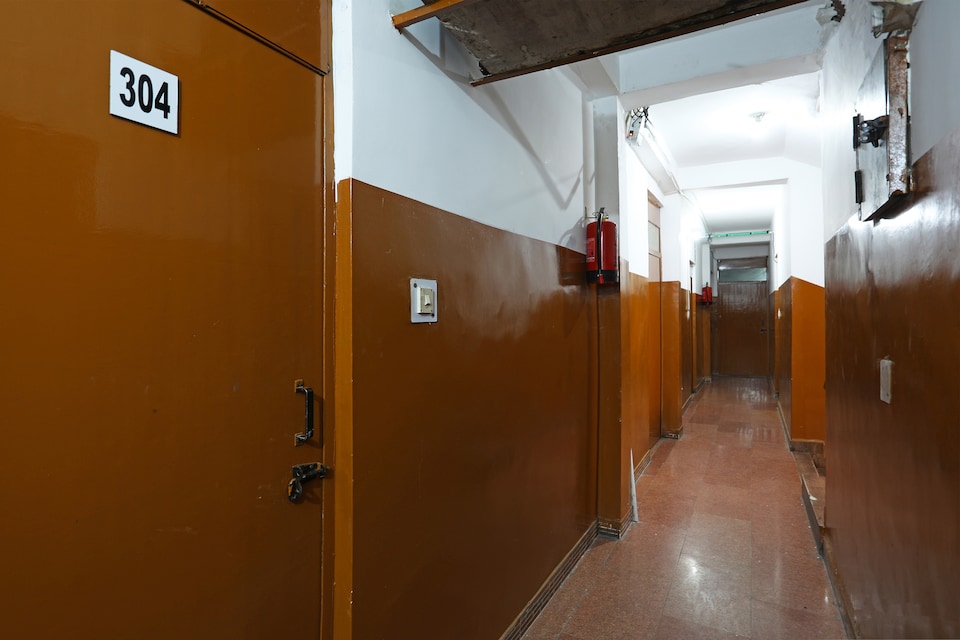 SPOT ON Hotel Black Near Omaxe Celebration Mall, Sohna Road, Gurgaon