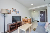 OYO Home 44001 Elegant Studio Setia Alam Trefoil - De Houz
