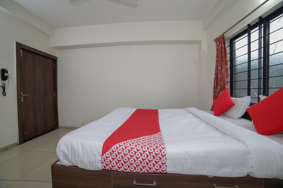 OYO 46114 The Lions Hotel & Banquet, Bus Stand Nagpur, Nagpur