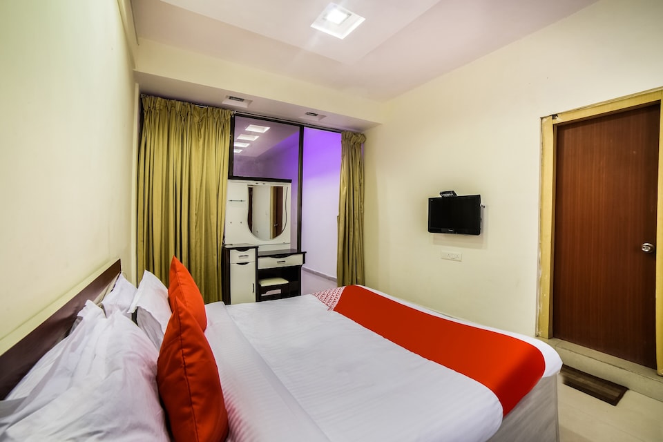 Flagship Seven Days Hotel And Restaurants, Mundra, Mundra