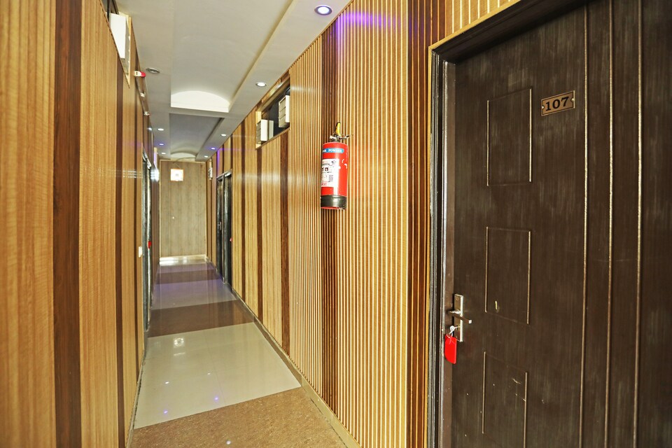 OYO 4612 Hotel Tirupati, Dehradun Railway Station, Dehradun