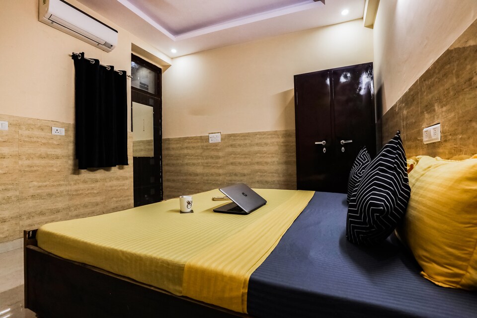 OYO LIFE NOD674 Near Amity University, Noida City, Noida