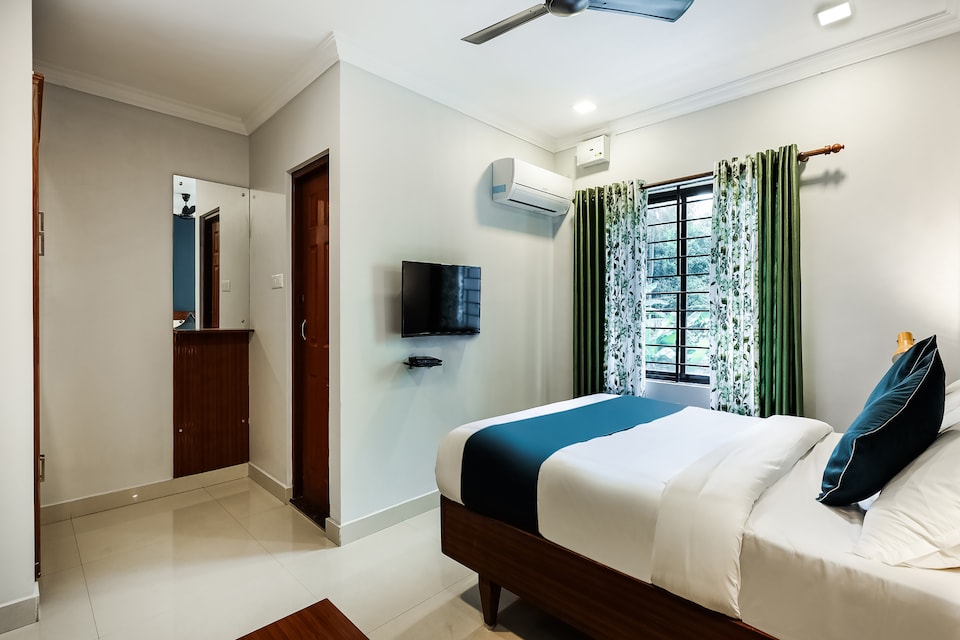 SilverKey Executive Stays 46147 The Mirage Residency, MG Road Kochi, Kochi
